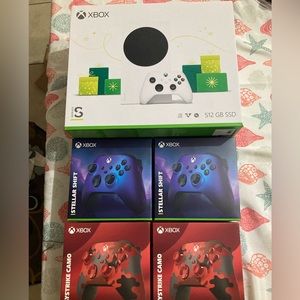 Xbox game console and 2 Xbox controller
